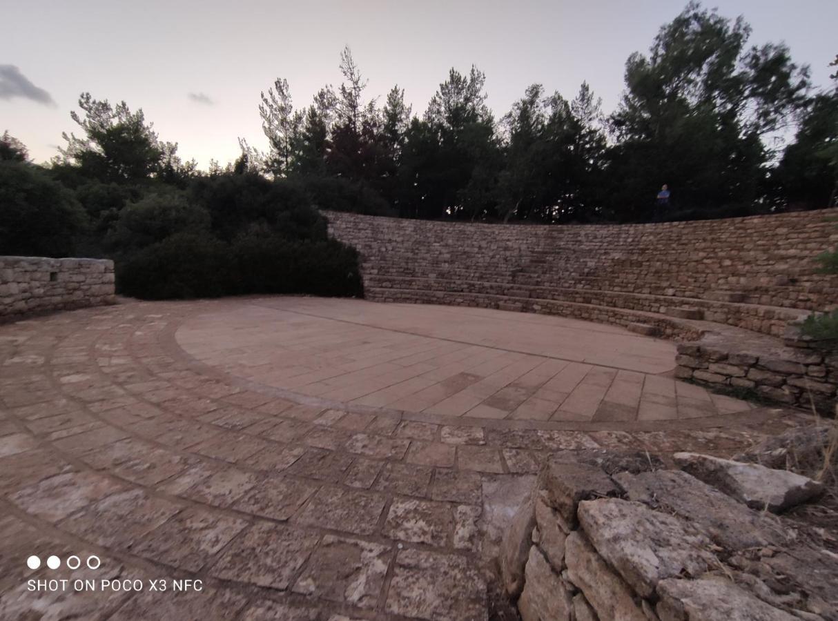 Aletraki -Off-Grid Retreat Above Heraklion, Peaceful Views أرتشانيس المظهر الخارجي الصورة