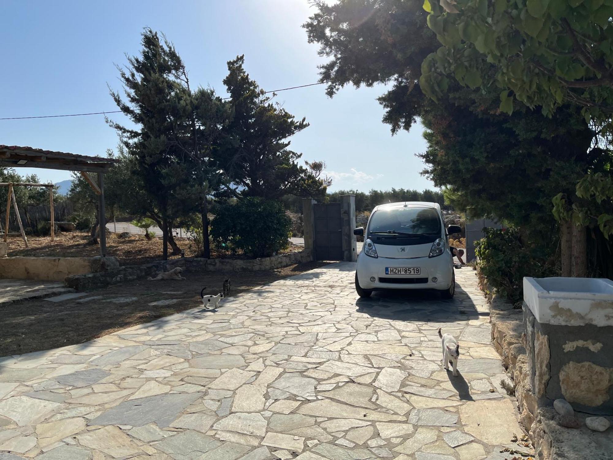 Aletraki -Off-Grid Retreat Above Heraklion, Peaceful Views أرتشانيس المظهر الخارجي الصورة