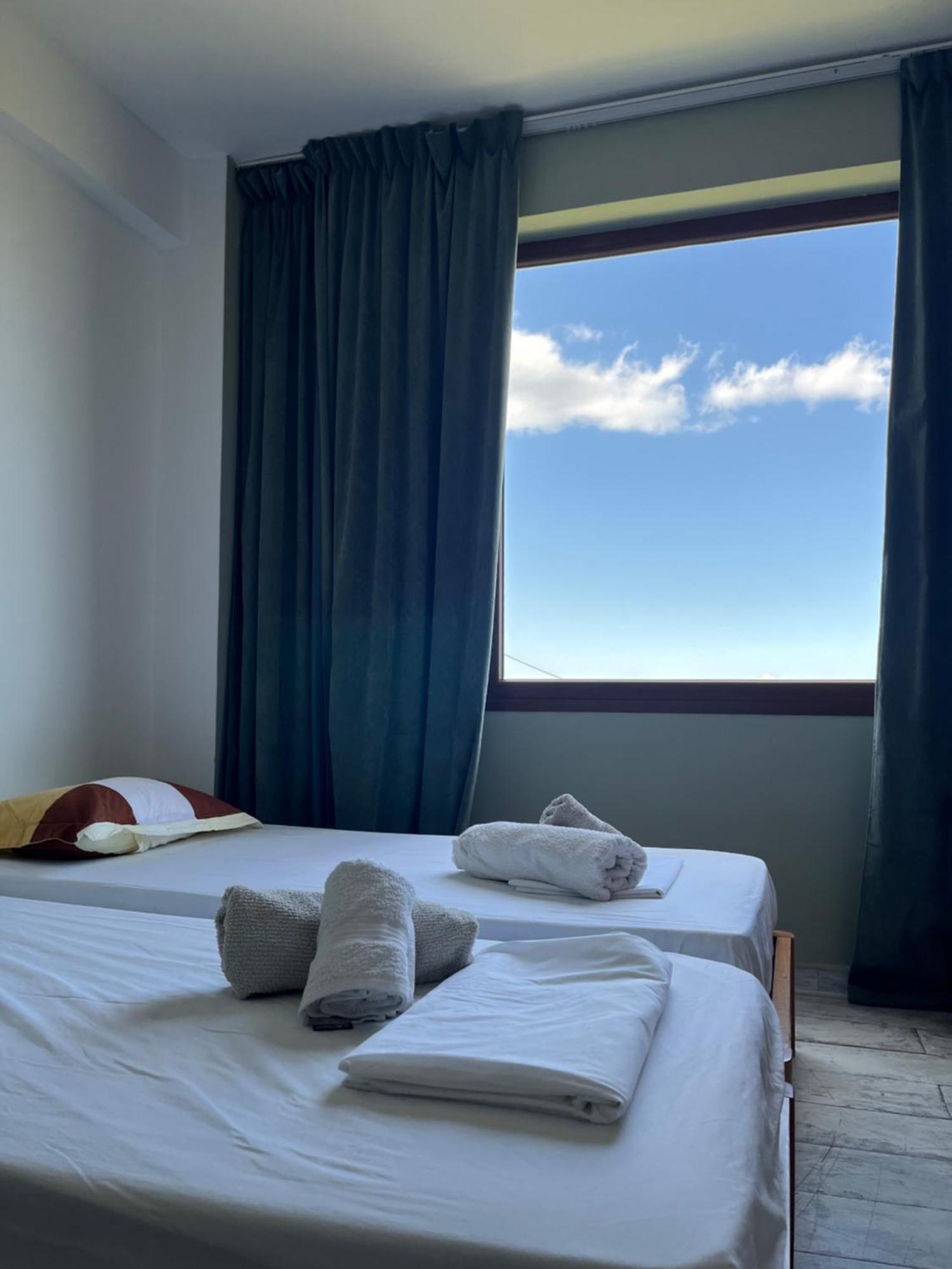 Aletraki -Off-Grid Retreat Above Heraklion, Peaceful Views أرتشانيس المظهر الخارجي الصورة
