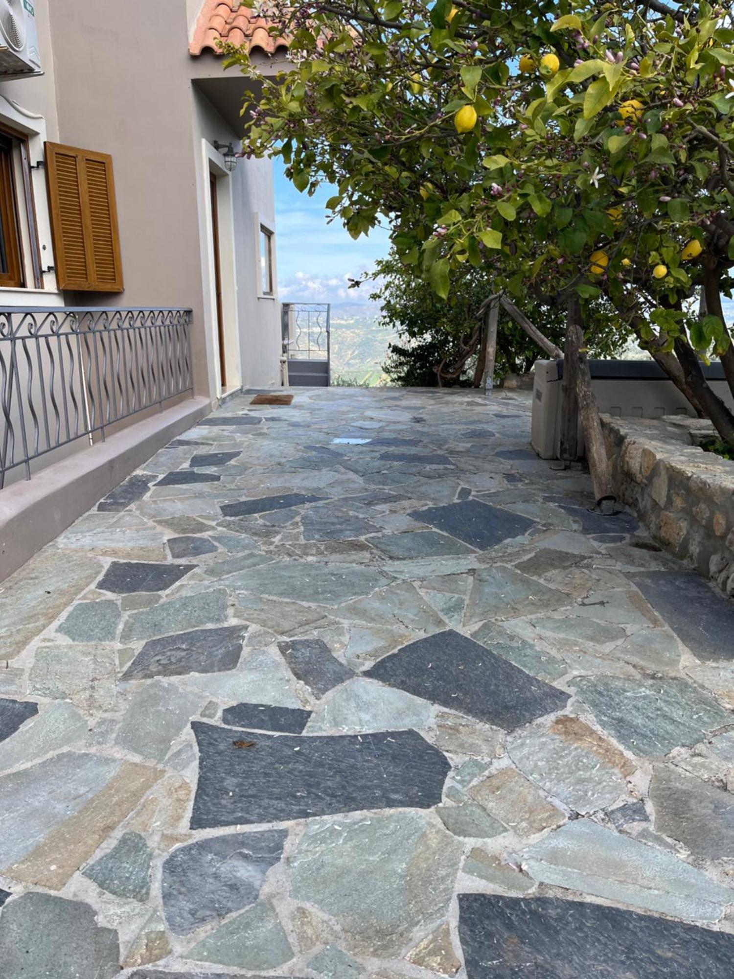 Aletraki -Off-Grid Retreat Above Heraklion, Peaceful Views أرتشانيس المظهر الخارجي الصورة